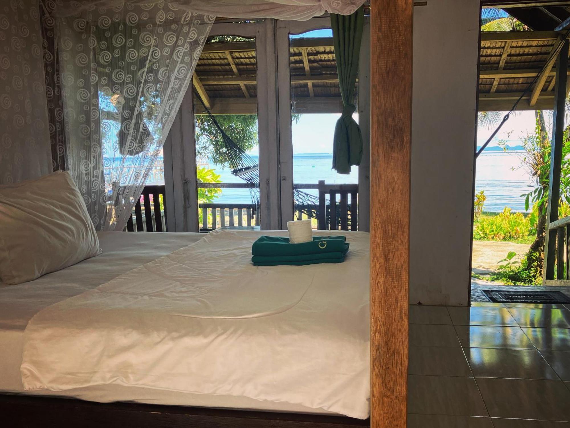 Pristine Paradise Dive Resort - Togean Islands, Una Una Pulau Unauna Luaran gambar