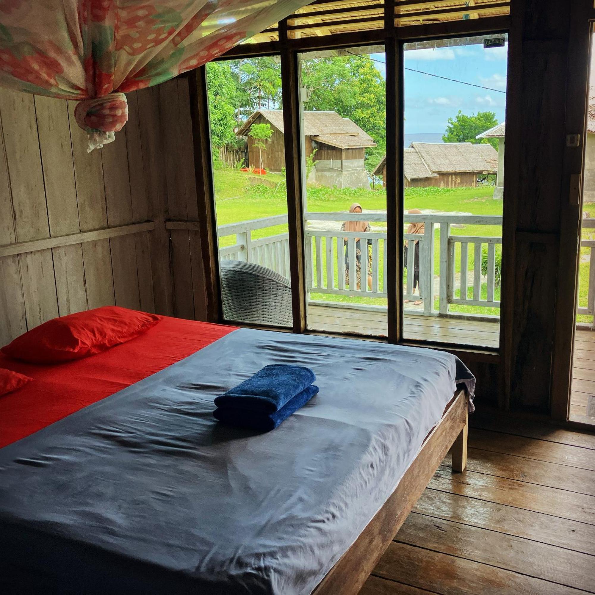 Pristine Paradise Dive Resort - Togean Islands, Una Una Pulau Unauna Luaran gambar