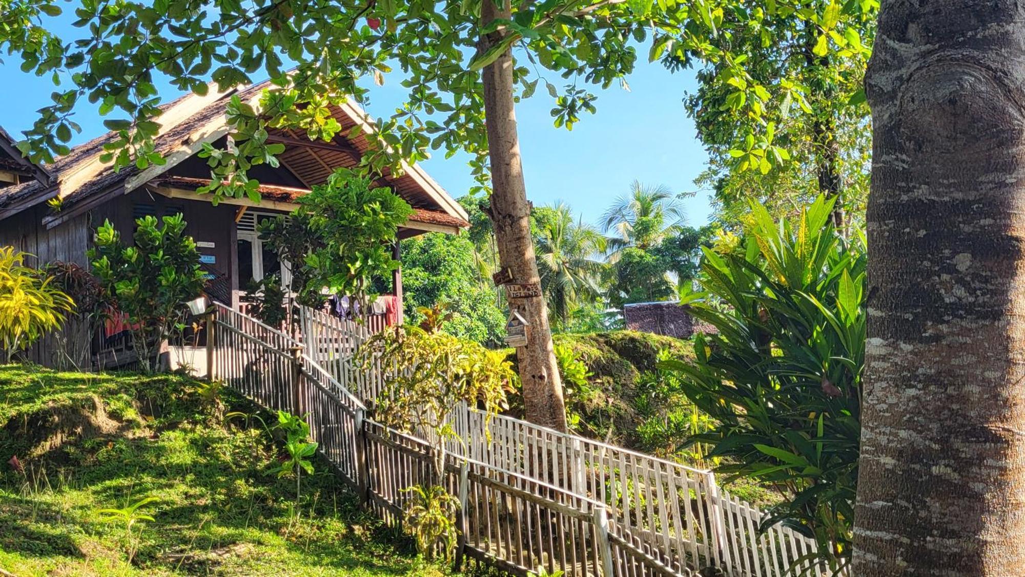 Pristine Paradise Dive Resort - Togean Islands, Una Una Pulau Unauna Luaran gambar